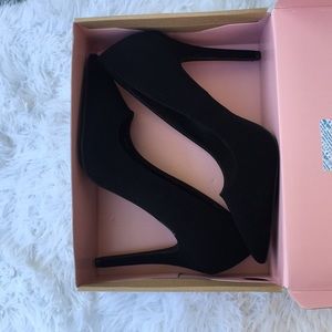 Womens black pump (((SIZE 6, 11, 11)))